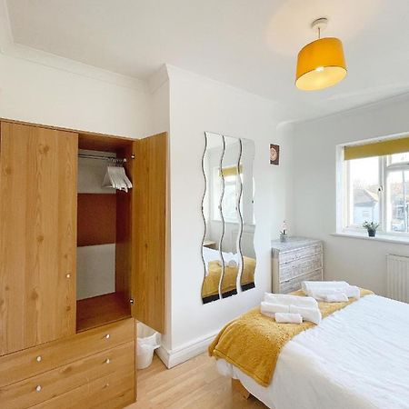 3 Bed Duplex Flat, Free Wifi & Netflix, Ideal For Contractors Apartamento Gravesend Exterior foto